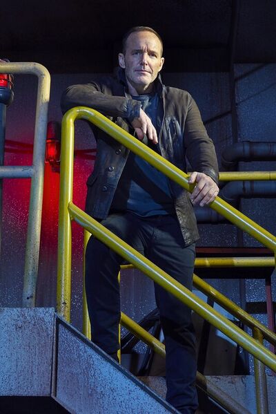 Файл:Marvel-phillip-coulson-still-1.jpg