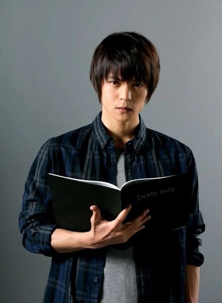 Файл:Death-note-light-yagami-still-2.jpg